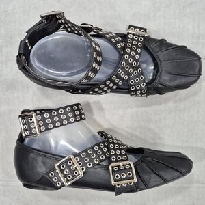 Azalea Wang Novalie ballet flats women's 7 black criss cross edgy ankle strap